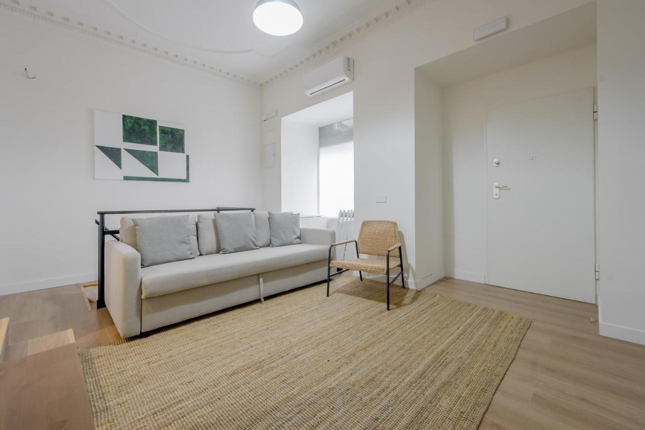 Modern Apt & Cool Interior Design En El Retiro Appartement Madrid Buitenkant foto