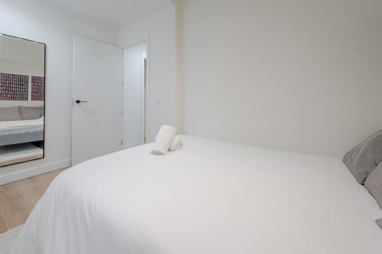 Modern Apt & Cool Interior Design En El Retiro Appartement Madrid Buitenkant foto
