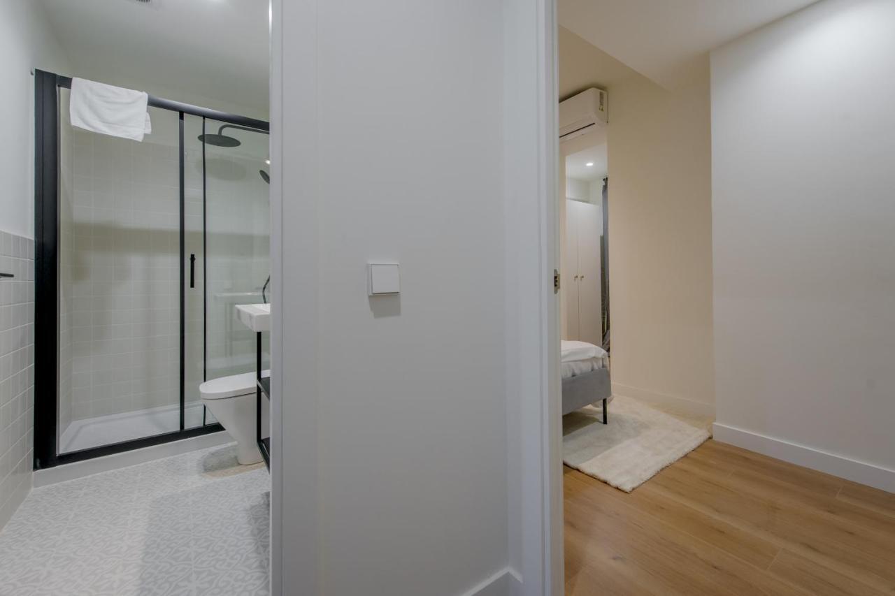 Modern Apt & Cool Interior Design En El Retiro Appartement Madrid Buitenkant foto